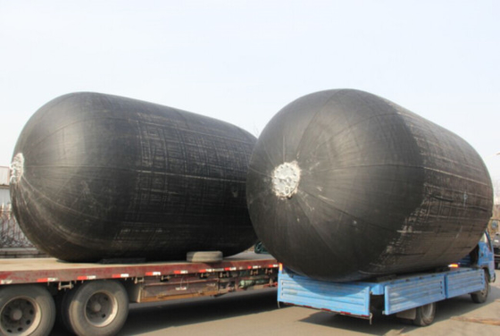 Gemiye Gemi Pnömatik Lastik Çapraz Zincirsiz Lastik Çeşitli Gemiler İçin 300-4700mm Ağ Diametri