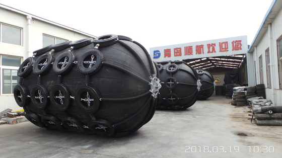 Gemi Yanaşma Pnömatik Kauçuk Çamurluklar Yokohama 80kpa Tekne Ağı Tipi