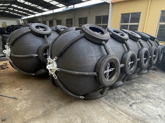 Galvanizli Aksesuarlar Gemi Kauçuk Çamurluk 80kpa Pnömatik Yokohama Deniz Çamurlukları